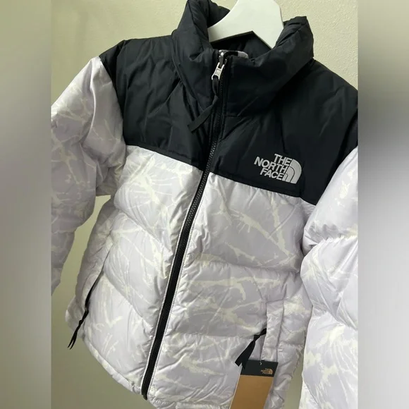 The North Face Women's 1996 Retro Nuptse 700 fill goose down Jacket - Picture 4 of 11